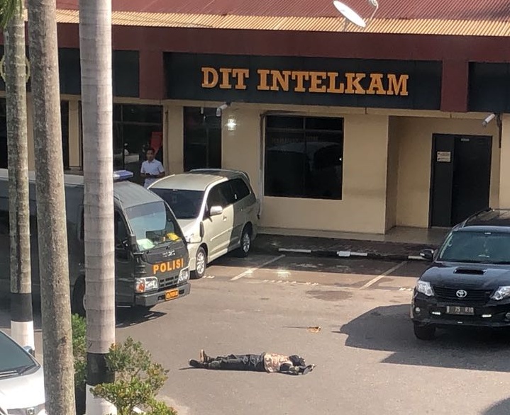 Tewas di Tembak,  Diduga Teroris Serang Mapolda Riau.