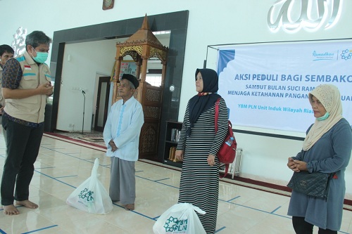 YBM PLN UIWRKR Dukung Ketahanan Pangan Dengan Bagikan 366 Paket Sembako