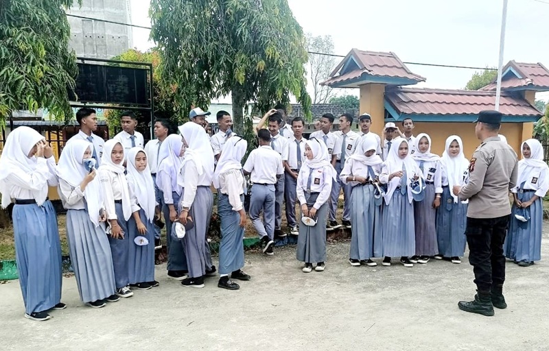 Sosialisasi Penerimaan Calon Anggota Polri ke SMA 1 Pujud, Kapolres Tegaskan Gratis 