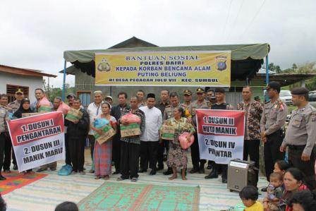 Kapolres Dairi Bantu Korban Punting Beliung