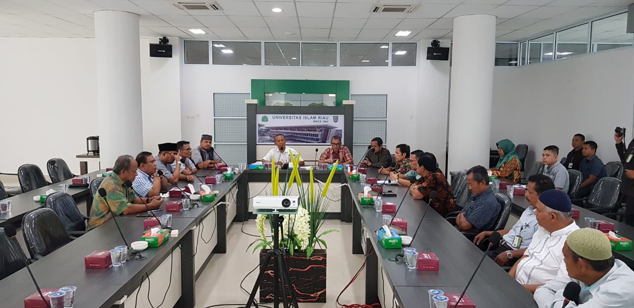 UIR Berangkatkan Umroh 10 Dosen dan Karyawan, Rektor: Insha Allah Kita Programkan Setiap Tahun