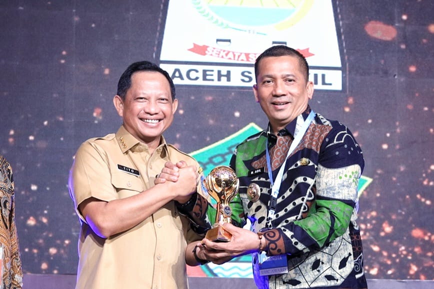 Pemkab Meranti Terima Penghargaan UHC