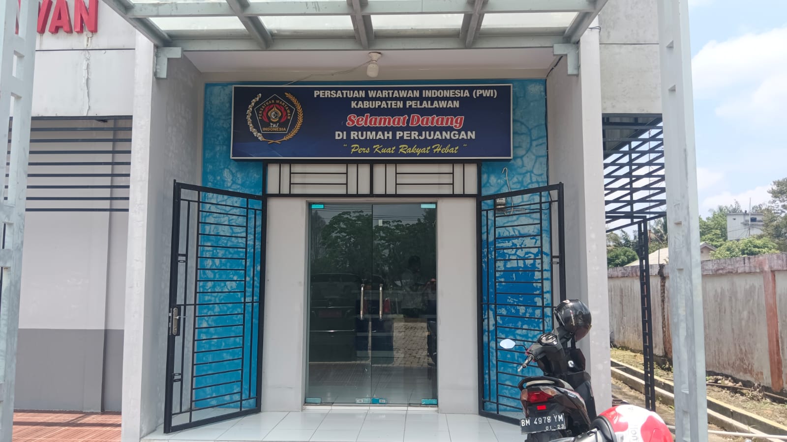 Hoax Berita Penyegelan Gedung Jurnalis Milik Pemkab Pelalawan