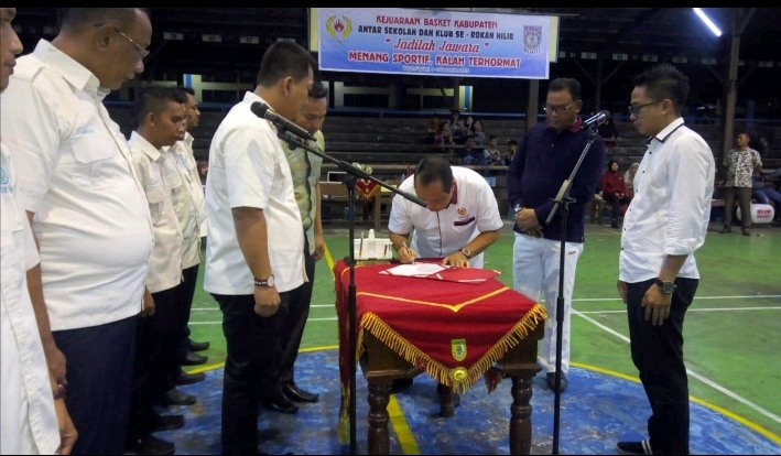 Pengurus Perbasi Rohil Dilantik di GOR Perguruan Wahidin