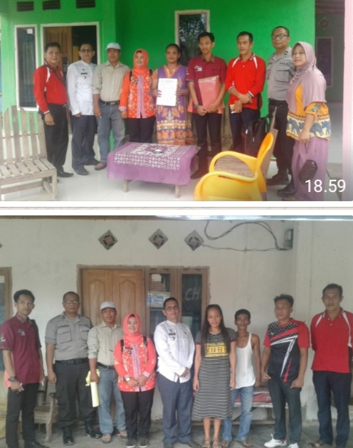 Pemerintah Kelurahan Terawas Lakukan Penempelan Stiker Keluarga Miskin