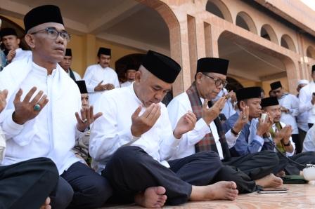 Gubernur Riau Lepas Ziarah Kubur di Kampar