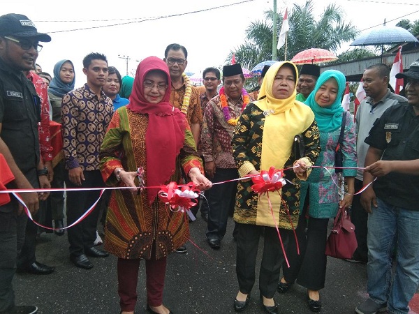 Bupati Suyatno Resmikan Kampung Bersih Merah Putih