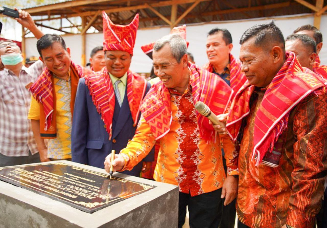 Gubri Syamsuar Resmikan Perkutaan Sitepu