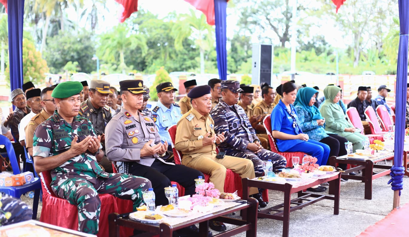 Bersama Danlanal Dumai, Plt. Bupati Meranti Resmikan Kampung Bahari Nusantara