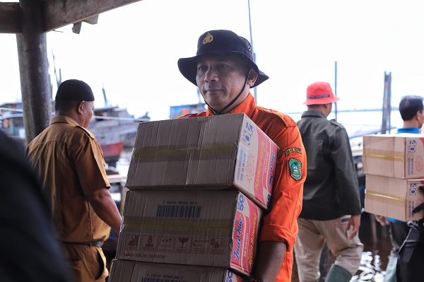 Semangat Bupati Meranti Bantu Warga Terdampak Banjir