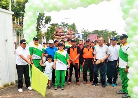 Bupati Sukiman Lepas Gerak Jalan Santai Peringatan HBA Ke 58 di Kejari Rohul 