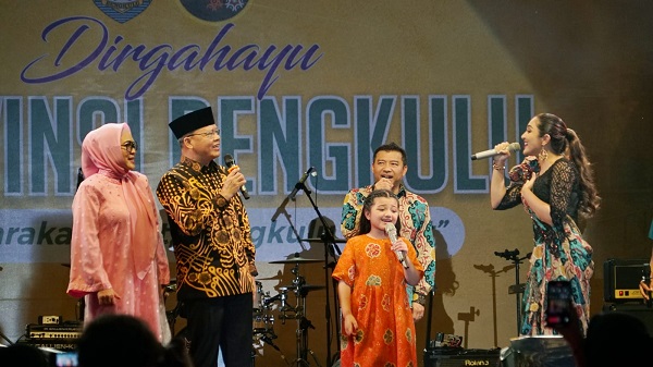 Malam Puncak HUT ke-54 Bengkulu, Ditutup Penampilan Memukau Ashanty dan Keluarga