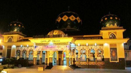 Setiap Harinya Masjid Arrahman Pekanbaru Sajikan 300 Paket Takjil 