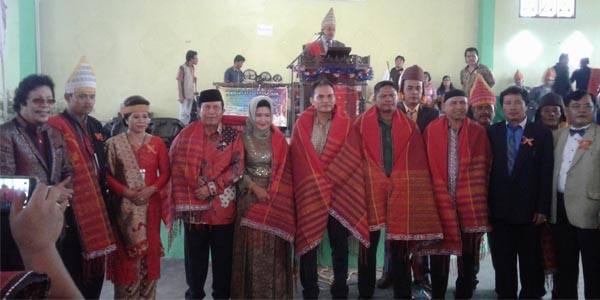 Hadiri Pelantikan Pengurus DPC PSSAB Rohul, Plt Bupati Sukiman Diulosi Bersama Istri