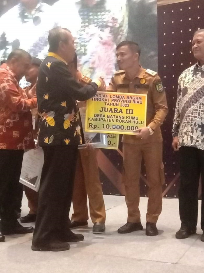 Raih Juara 3 Pada BBGRM Tingkat Provinsi, Bupati Rohul Apresiasi Kades Batang Kumu