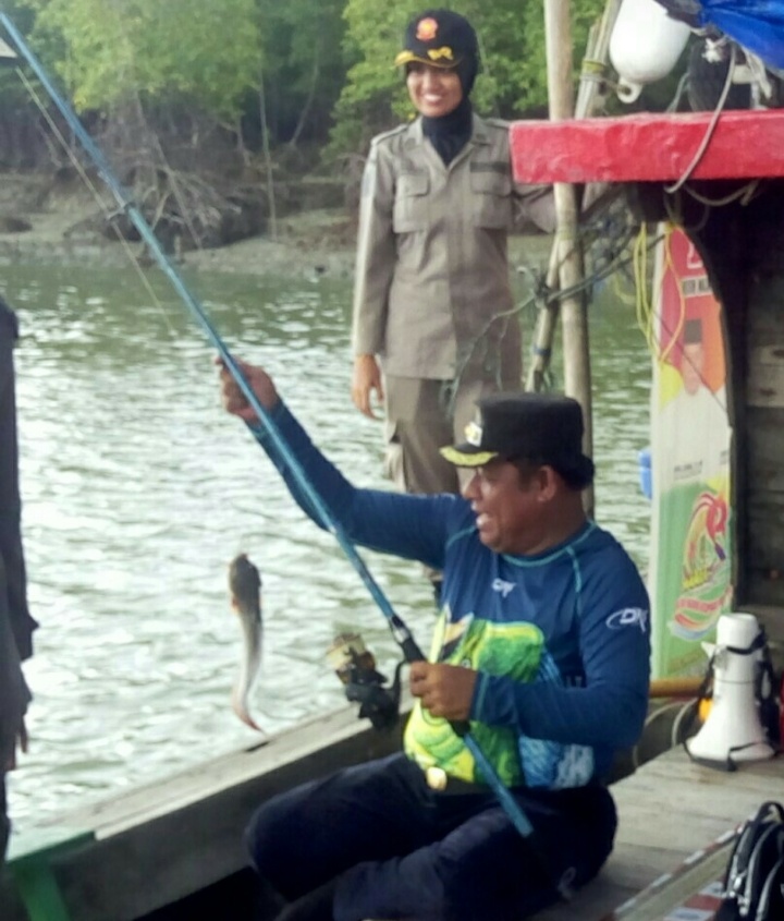 Bupati Suyatno Buka Lomba Mancing di Sinaboi