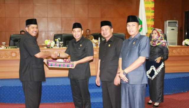 Gelar Sidang Paripurna, DPRD Siak Terima LKPJ Kepala Daerah 2017