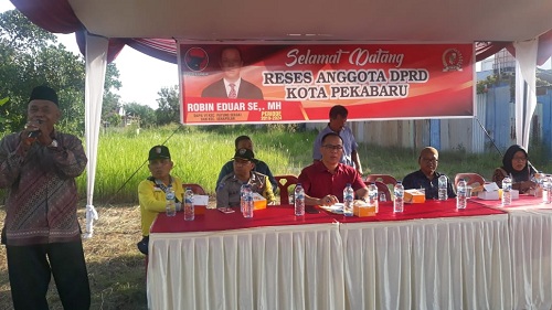 Reses Robin Eduar, Masyarakat Keluhkan Sistem Zonasi Sekolah dan Pengurusan KTP 