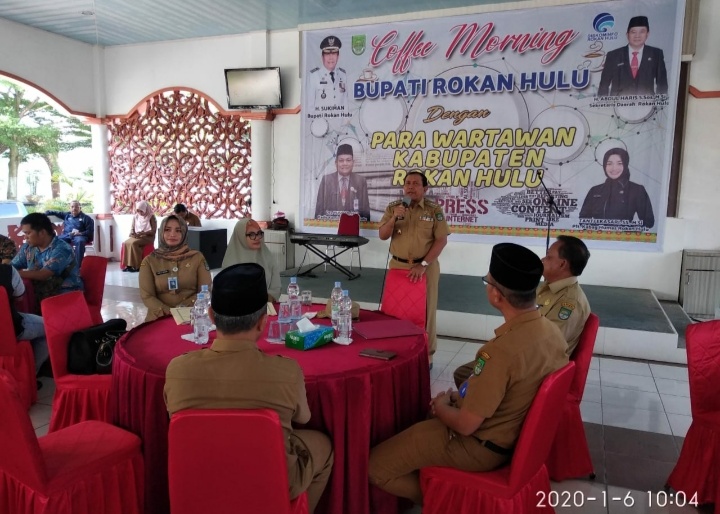 Coffe Morning Dengan Puluhan Wartawan, BUPATI : Demi Kemajuan Rohul Saya Siap Dikritik  