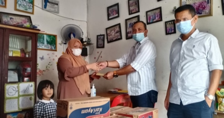 Serikat Buruh PTPN V Salurkan Sembako Peringati May Day