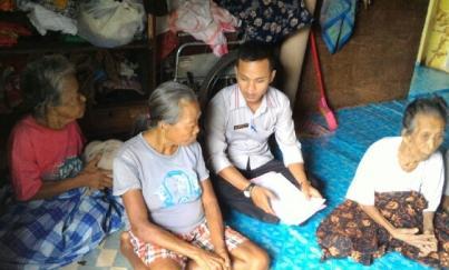 Baznas Meranti Santuni 3 Janda Tua di Banglas