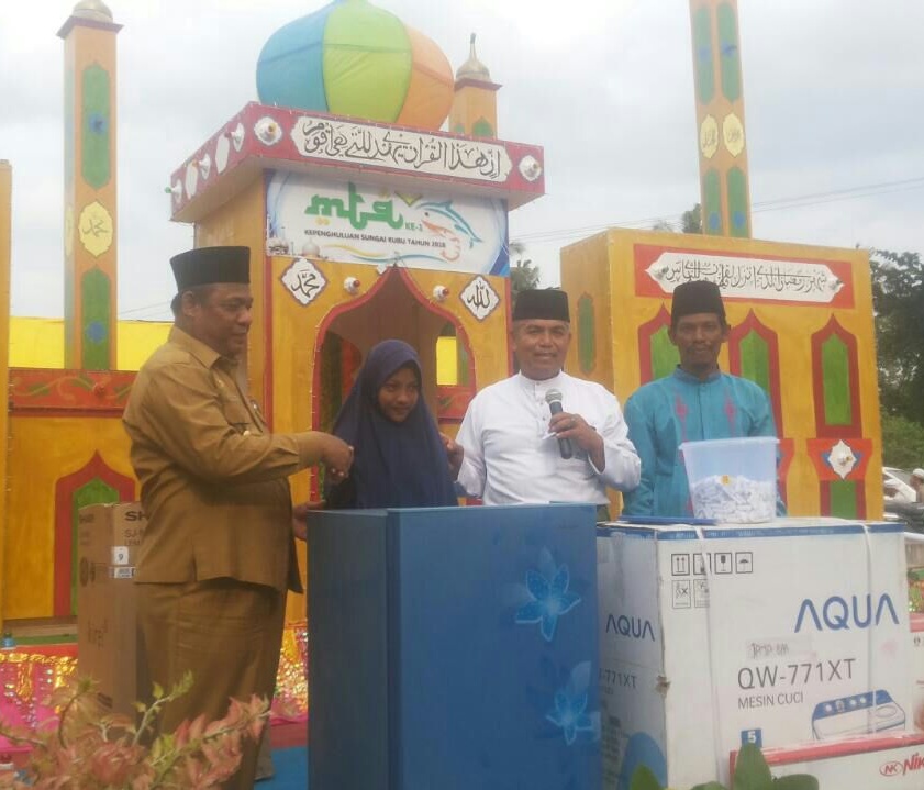 Plt Bupati Lepas Peserta Pawai Ta'aruf MTQ Tingkat Kepenghuluan Sungai Kubu