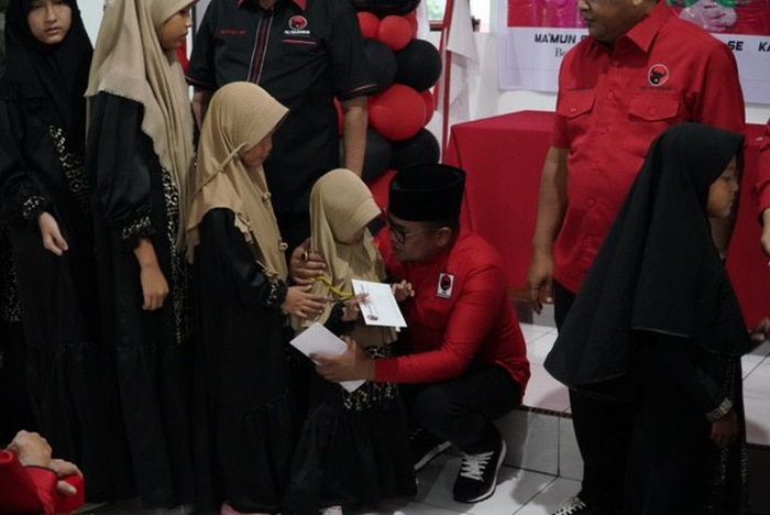 Peringati HUT ke-52, PDI-Perjuangan Riau Santuni Anak Yatim Piatu
