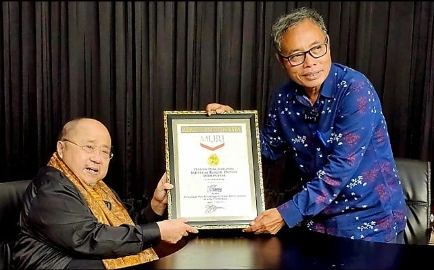 Kegiatan HUT ke-7 SMSI Memperoleh Penghargaan MURI
