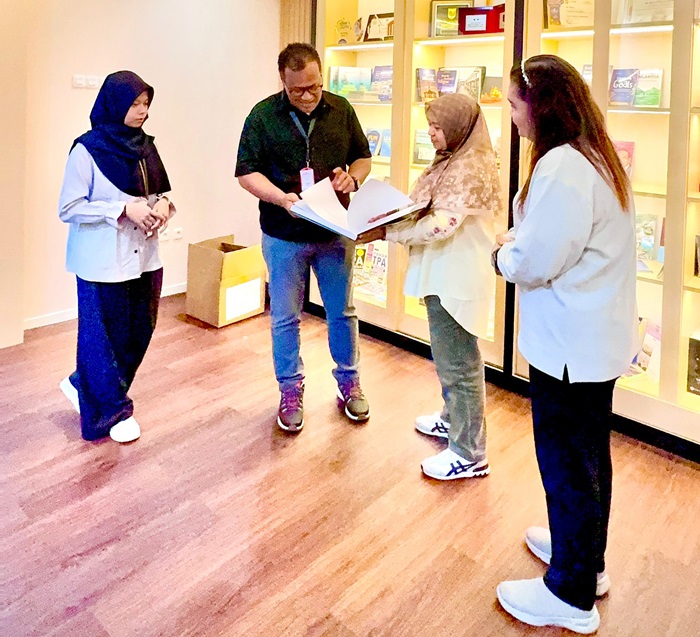 PHR Sumbangkan Buku Kartini Hulu Migas ke Perpustakaan SKK Migas