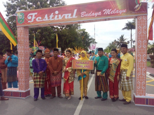 Dibuka Bupati Siak, Pawai Budaya Festival Siak Bermadah 2016 Meriah