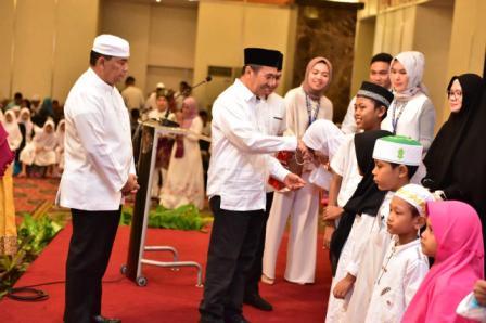 Gubri dan Wagubri Berbuka Bersama dengan Masyarakat dan Mahasiswa Asal Riau di Jakarta