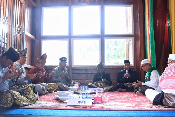 Kenduri Sekampung LAMR Meranti, Bupati : Mari Bersebati dan Sehati Membangun Negeri