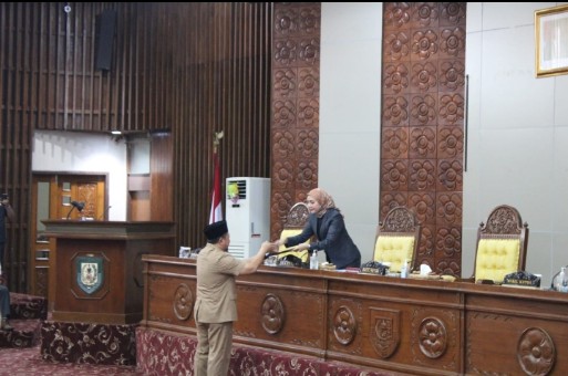 Paripurna Jawaban Gubernur Terhadap Pandangan Umum Fraksi atas Raperda LPJ APBD 2021