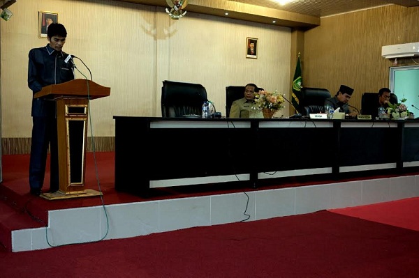  7 Fraksi DPRD Meranti Beri Pandangan Positif 5 Ranperda Inisiatif Pemda