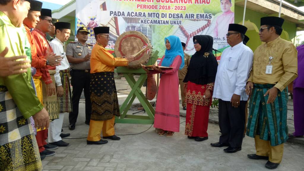 Bupati Harris  Lepas Buka MTQ Ke IV Desa Air Emas Ukui.