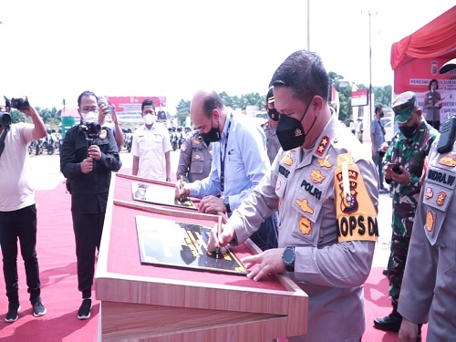 Kapolda Riau Resmikan Gedung Polsubsektor Pelalawan Hibah dari RAPP