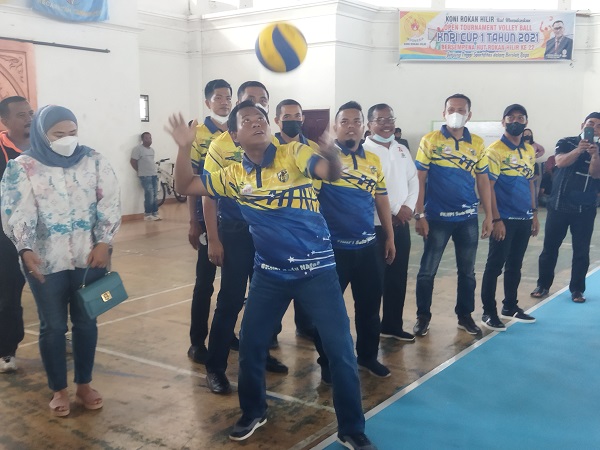 Buka Open Turnament Volley Ball KNPI Cup I, Sulaiman : Jaga Sportifitas dan Kebersamaan 
