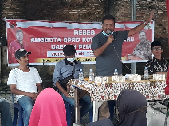 Dalam Reses Viktor di Pasar Pusat, Terungkap Wali Siswa DiPaksa Bayar Uang Perpisahan 