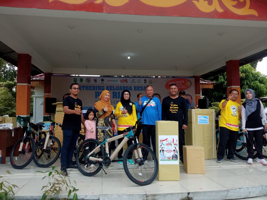 Bertabur Emas, Senam dan Jalan Sehat PWI Pekanbaru Sempena HPN 2023 Sukses Digelar