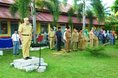 Bupati Yopi Usulkan Perawat Kesehatan di Setiap Sekolah