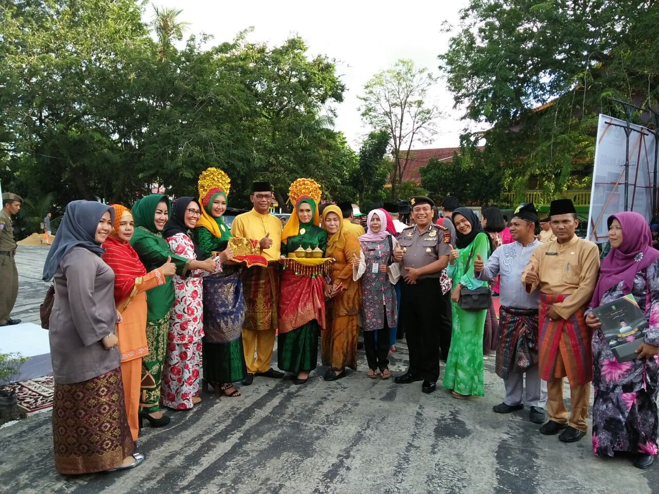 Bupati Suyatno Hadiri Pembukaan Festival Lancang Kuning