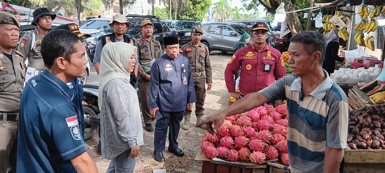 Berjualan di Trotoar, Satpol PP Langsung Berikan Surat Teguran ke-2 Kepada PKL