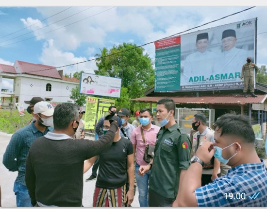 Diwarnai Aksi Protes dan Adu Argumen, Bawaslu Se Riau Tertibkan 11.890 Baliho dan Spanduk Paslon