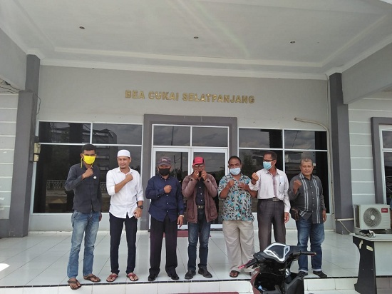 Barang Bekas Eks Luar Negeri Marak di Meranti, Sejumlah Wartawan dan LSM Kembali Datangi Bea Cukai 
