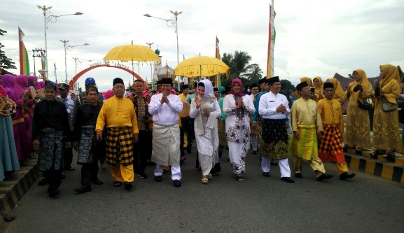 Bupati Rohul Bersama Ulama dan Pemuka Adat Ikut Ramaikan Tradisi Potang Bolimau