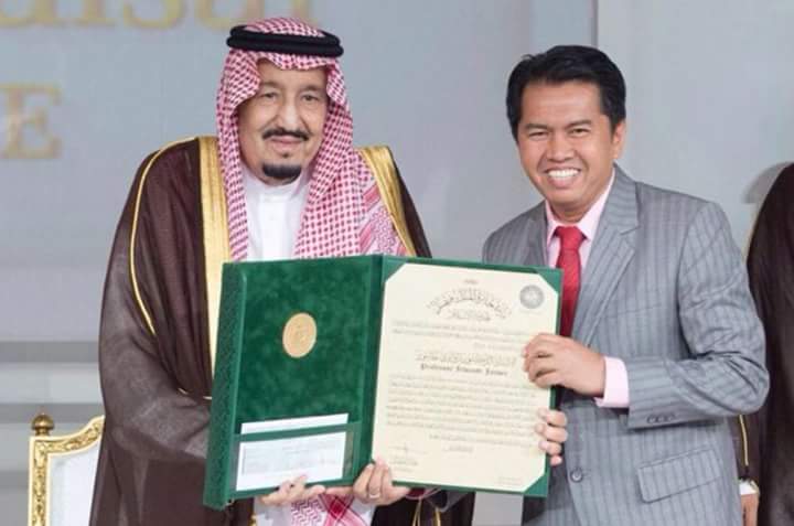 Profesor Indonesia Terima Anugerah â€œKing Faisal Prizeâ€ dari Raja Salman