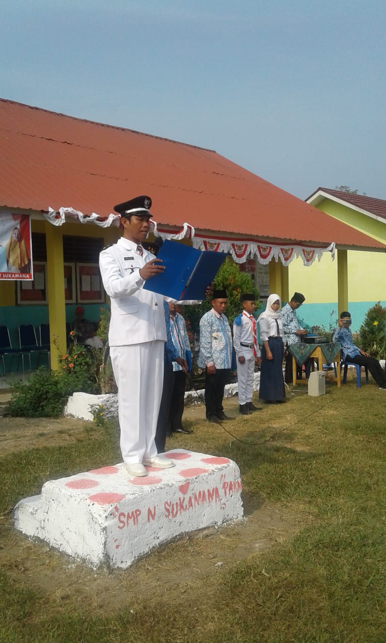 Kepala Desa Sukamana menjadi Inspektur Upacara HUT RI ke - 74   