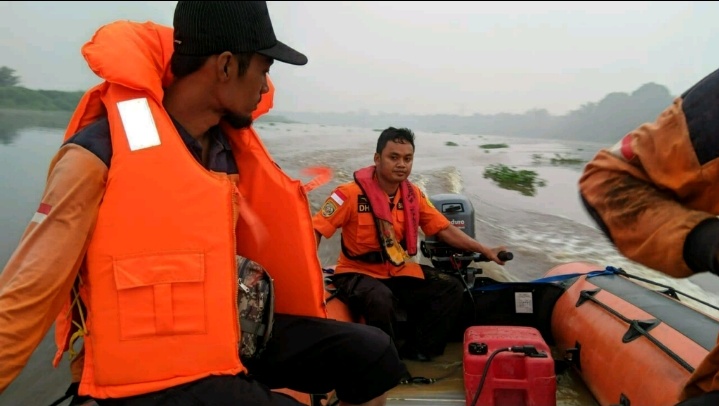 Sampan Terbalik Di Sungai Rokan, Satu Korban Tenggelam Belum Ditemukan