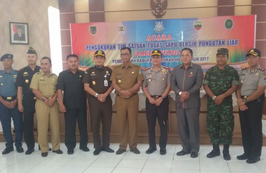 Bupati Suyatno Kukuhkan 'Satgas Saber Pungli' Rohil