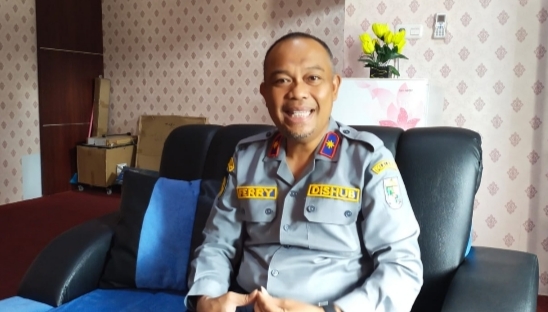 Kadishub Pelalawan Himbau Agar Bus dan Truk Tidak Parkir Dibadan Jalan